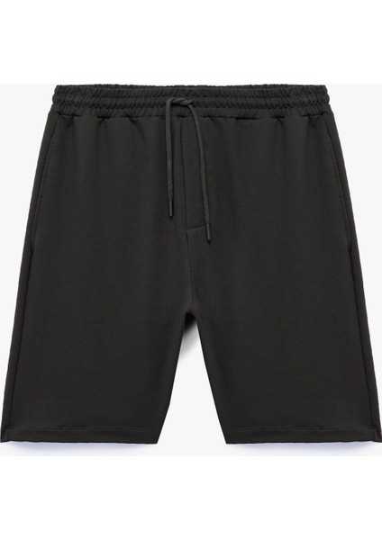 Pamuklu Rahat Kalıp Cep Detaylı Beli Bağcıklı Spor Şort