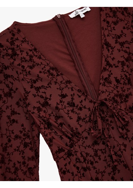 Tül V Yaka Uzun Ispanyol Kollu Fiyonklu Dantelli Mini Şortlu Tulum modelleri