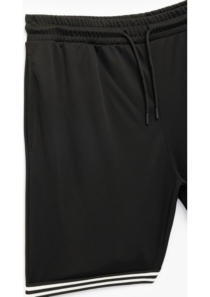 Rahat Kalıp Cepli Şerit Detaylı Beli Bağcıklı Spor Şort modelleri