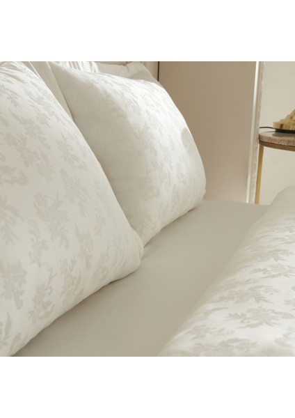 Viole Çift Kişilik Nevresim Takımı Beyaz