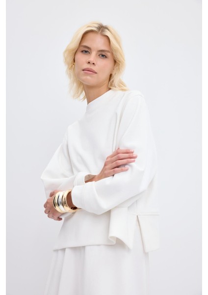 Oversize Yandan Yırtmaçlı Kısa Sweatshirt Ekru