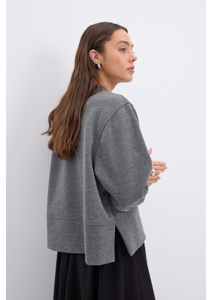Oversize Yandan Yırtmaçlı Kısa Sweatshirt Antrasit Gri modelleri