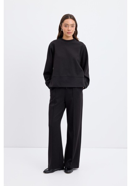 Oversize Yandan Yırtmaçlı Kısa Sweatshirt Siyah fiyatları