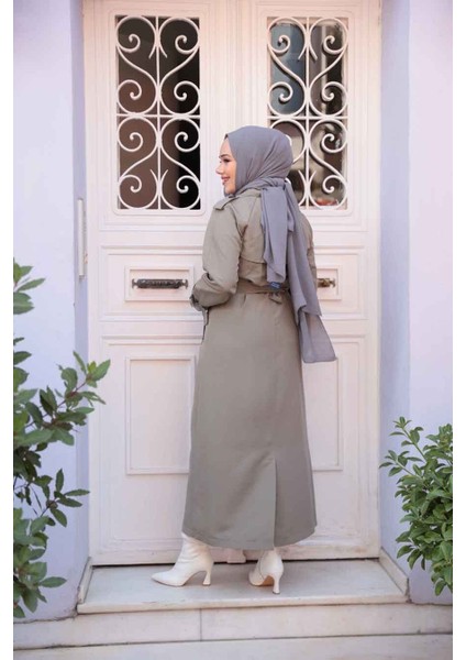 Tokalı Kemerli Açık Haki Tesettür Trençkot 26413AHK fırsatları