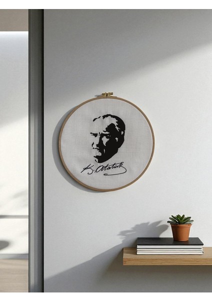 Atatürk Portre Nakışlı Kasnak Duvar Süsü 29CM