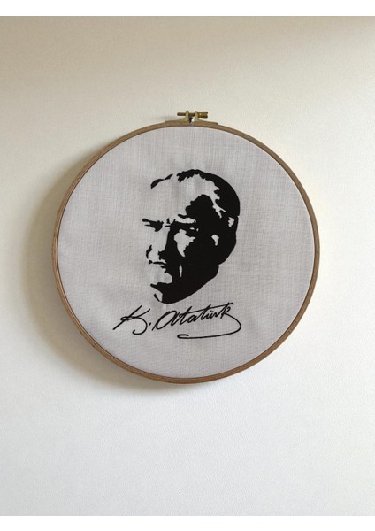 Atatürk Portre Nakışlı Kasnak Duvar Süsü 29CM