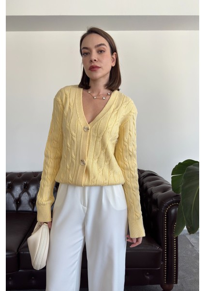 V Yaka 3 Düğmeli Triko Hırka- Sarı