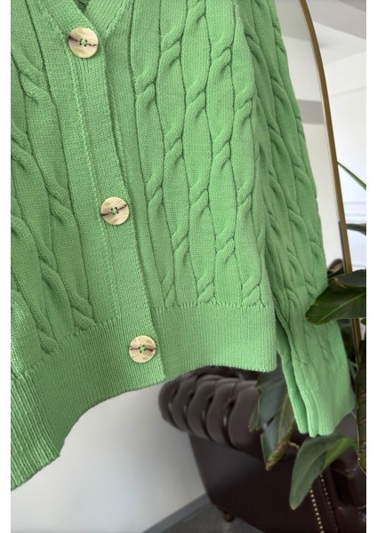 V Yaka 3 Düğmeli Triko Hırka- Yeşil modelleri