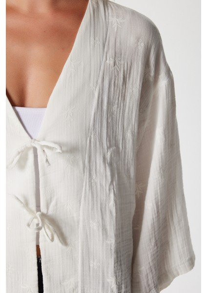 Kadin Flora Müslin Kabartma Dokulu Ekru Kimono fırsatları