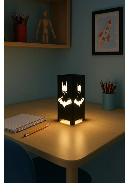 Süper Kahraman (Batman) Temalı Gece Lambası – Figürlü Dekoratif LED Metal Masa Lambası fiyatları