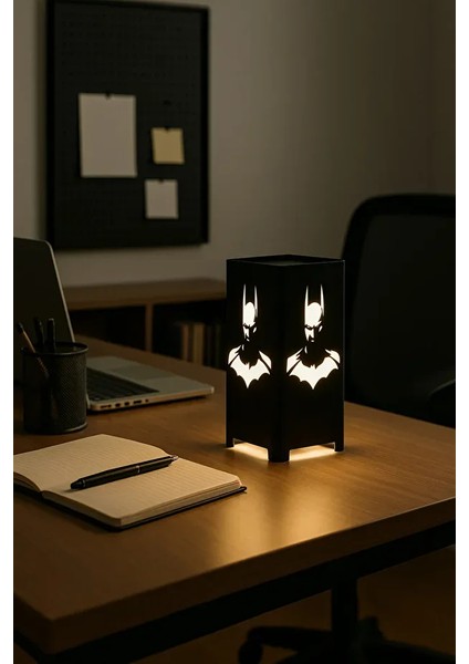 Süper Kahraman (Batman) Temalı Gece Lambası – Figürlü Dekoratif LED Metal Masa Lambası fırsatları