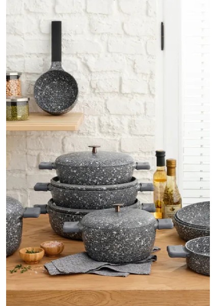 Perge 28 cm Alüminyum Döküm Granit Kaplama Düz Tava – Dayanıklı, Çizilmez ve Uzun Ömürlü Kullanım