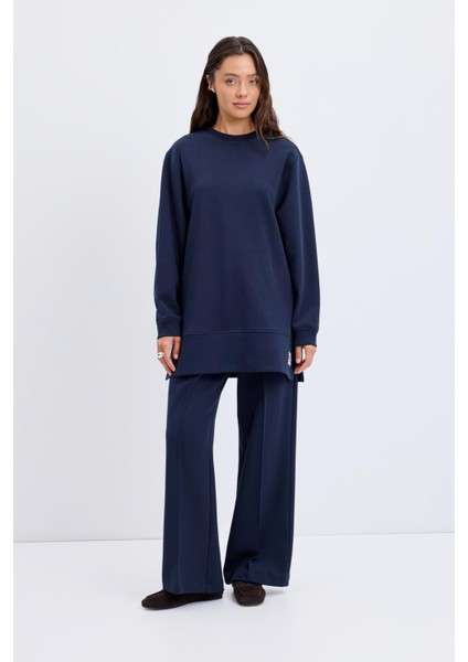 Oversize Yandan Yırtmaçlı Sweatshirt Lacivert fırsatları