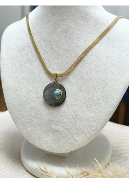 Sedefli Mavi Taşlı Altın Çelik Oval Kesim Kolye modelleri