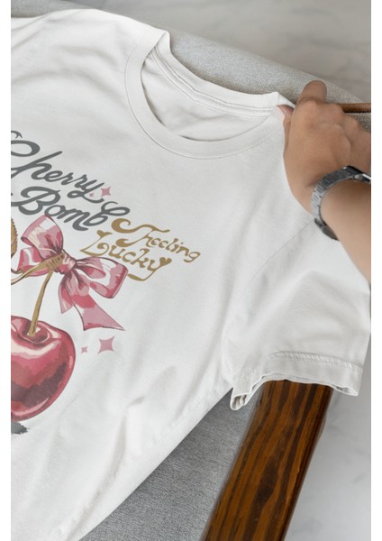 Cherry Bomb Grafik Tişört | Retro Stil Unisex Tişört, Kadınlar Için Hediye, Yaz Modası, Günlük Giyim fiyatları