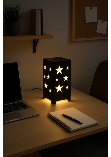Yıldız Desenli Kablolu Metal Gece Lambası – Dekoratif LED Aydınlatmalı Masa Lambası