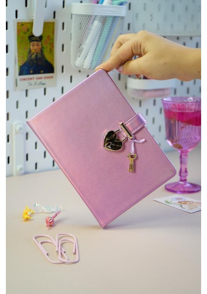 Hush Hush Kilitli Metalik Defter Kutulu 80GR. 160 Yp. Çiz..pembe modelleri