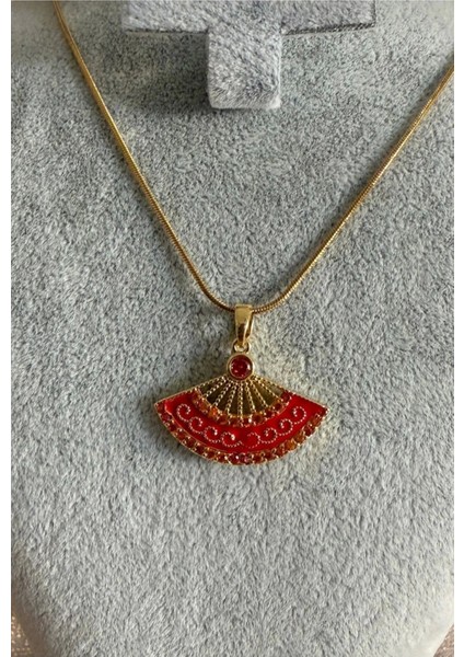 Yelpaze Model Kırmızı Taşlı Gold Çelik Kolye
