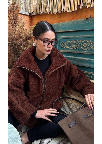 Acı Kahverengi Dik Yakalı Cepli Peluş Mont MG1966 modelleri