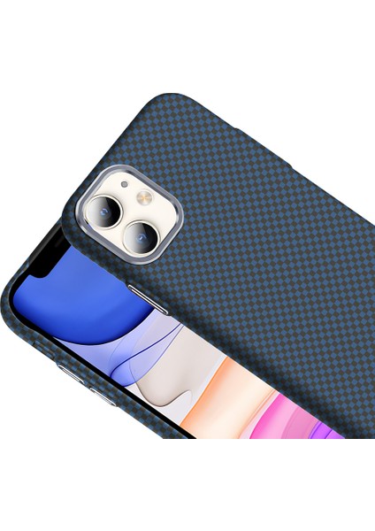 - Apple iPhone 11 Kılıf M-Safe Şarj Özellikli Karbon Fiber Görünümlü Gros Kapak - Gold-Siyah - T36924