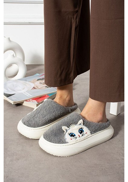 Kadın Kedicik Figürlü Sevimli Ev Terliği, Kaymaz Taban Ev Terliği, Ses Çıkarmaz Yumuşak Ev Terliği modelleri