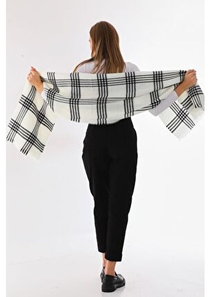 Kadın Yumuşak Dokulu Ekose Atkı indirimleri