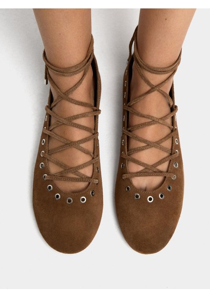 Çapraz Kayışlı Deri Babet