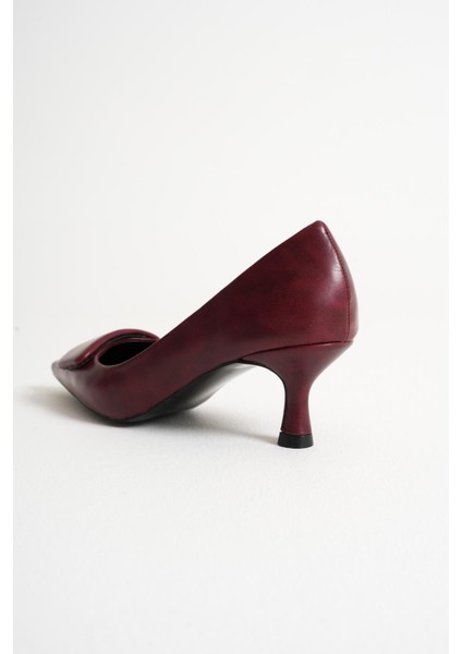 Verona Bordo Sivri Burunlu Kadın Toka Detay Alçak Ince Topuklu Klasik Ayakkabı (5.5cm) modelleri