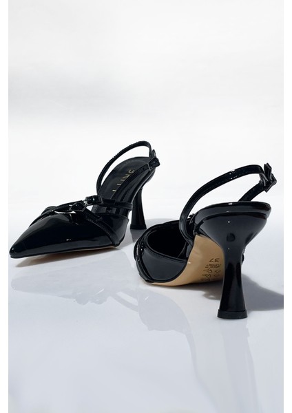 Tokalı Bant Detaylı Sivri Burunlu Rugan Topuklu Ayakkabı indirimleri