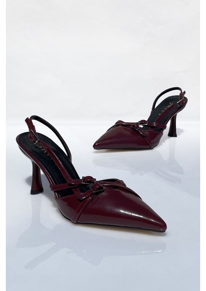 Tokalı Bant Detaylı Sivri Burunlu Rugan Topuklu Ayakkabı fiyatları