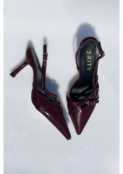 Tokalı Bant Detaylı Sivri Burunlu Rugan Topuklu Ayakkabı indirimleri