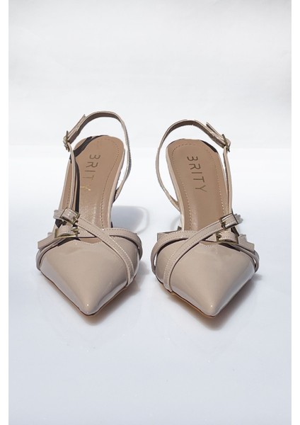 Tokalı Bant Detaylı Sivri Burunlu Rugan Topuklu Ayakkabı fırsatları