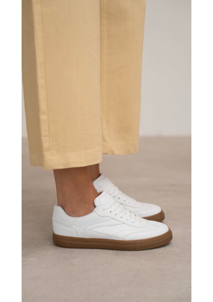 Faye Beyaz Düz Taban Kadın Spor Ayakkabi fırsatları