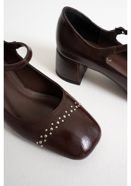 Estelle Kahve Küt Burun Kadın Rugan Topuklu Ayakkabı (5cm) fiyatları