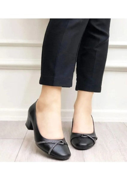 Kadın Siyah Taşlı Parlak Fincan Kısa Kalın Topuklu Rahat Günlük Anatomik Casual Abiye Anne Ayakkabı modelleri