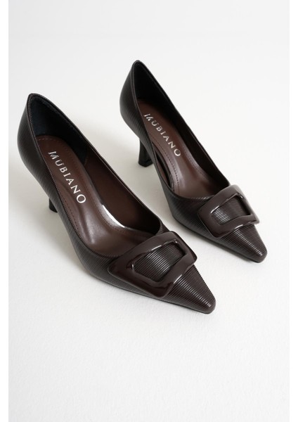 Valora Kahve Sivri Burunlu Kadın Rugan Toka Detay Ince Topuklu Klasik Ayakkabı (7cm)