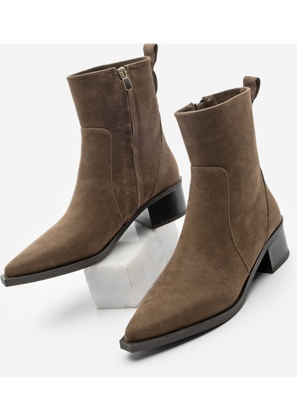 Kadın Sivri Burun Altın Detaylı Topuklu Bot Kenor