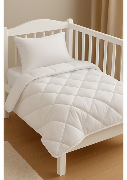 Organik Pamuk Bebek Yorgan ve Yastık Takımı 95x145 cm – Beyaz, Yumuşak Silikon Elyaf Dolgulu