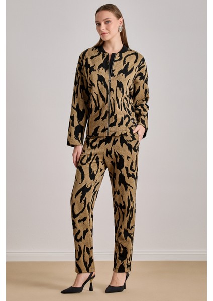 Bilekte Boy Çok Renkli Jakarlı Pantolon