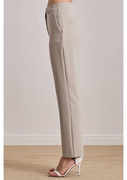 Bilekte Boy Bej Dokuma Pantolon fırsatları