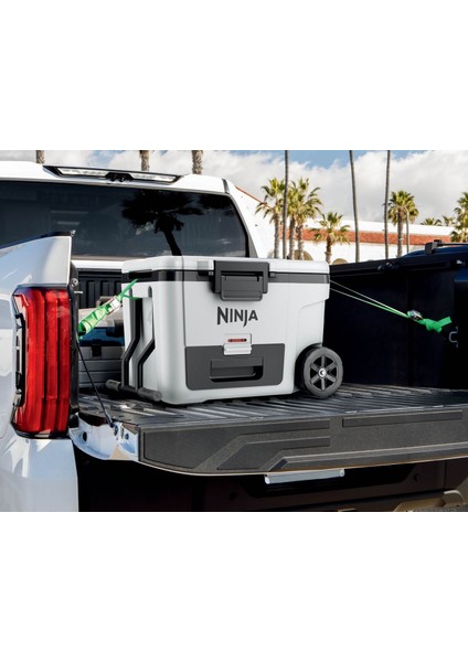 frostvault Tekerlekli Cooler 42 Litre - Beyaz