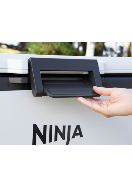 frostvault Tekerlekli Cooler 42 Litre - Beyaz