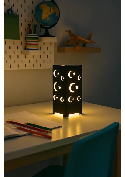 Hilal ve Yıldız Desenli Kablolu Metal Gece Lambası – Dekoratif Çocuk Odası Masa Lambası