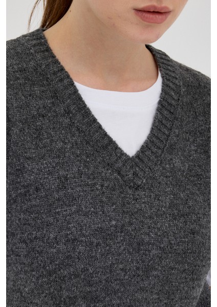 Antrasit Oversize V Yaka Kadın Süveter 2292 fırsatları