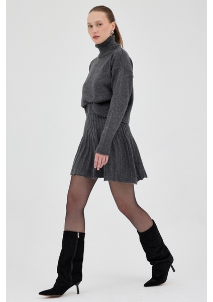 Antrasit Boğazlı Triko Kazak ve Pileli Mini Etek İkili Takım 2361