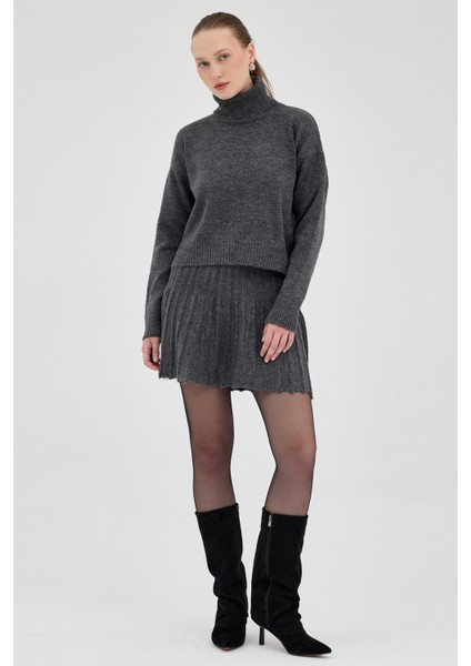 Antrasit Boğazlı Triko Kazak ve Pileli Mini Etek İkili Takım 2361