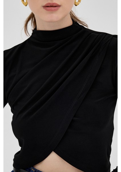Siyah Drapeli Yüksek Yaka Uzun Kollu Bluz 2379 fırsatları