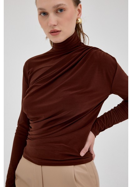 Kahve Büzgü Detay Sandy Bluz 20059 fırsatları