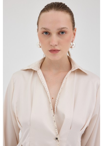 Bej Kruvaze Kesim Taş İşlemeli Kadın Saten Gömlek 8149A fırsatları