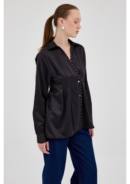Siyah Kruvaze Kesim Taş İşlemeli Kadın Saten Gömlek 8149A
